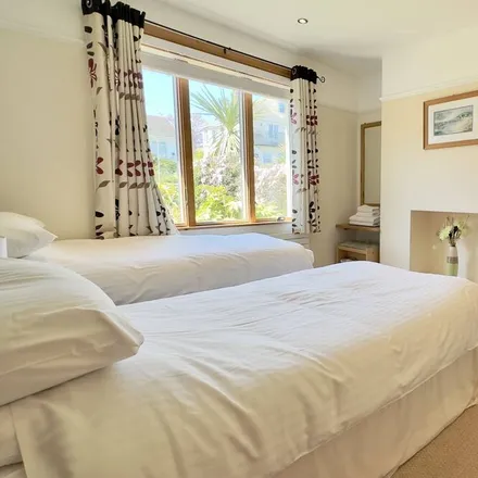 Rent this 4 bed house on Padstow in PL28 8DE, United Kingdom