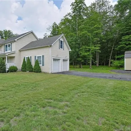 Rent this 4 bed house on 166 Vinegar Hill Road in Pine Bush, Shawangunk