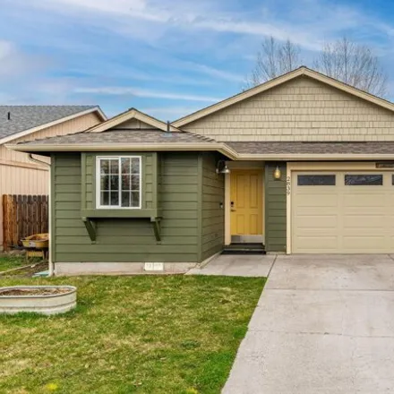 Buy this 3 bed house on 2821 Southwest Cascade Avenue in Redmond, OR 97756