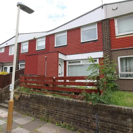 Rent this 3 bed townhouse on unnamed road in Birtley, NE9 6YG
