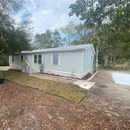 Buy this studio apartment on 9776 Lake Drive in Hernando County, FL 34613