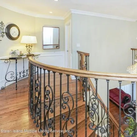 Image 8 - 20 Kenneth Place, New York, NY 10309, USA - House for sale
