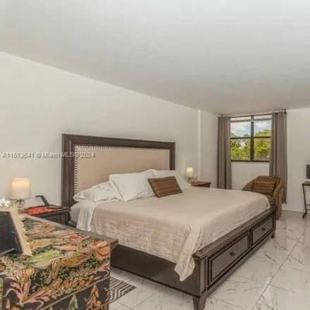 Image 7 - 900 NE 195th St Apt 301, Miami, Florida, 33179 - Condo for sale