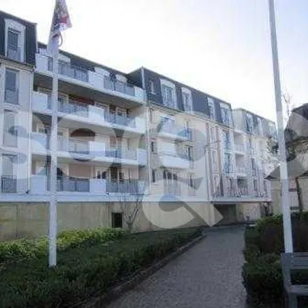 Rent this 2 bed apartment on unnamed road in 95340 Persan, France