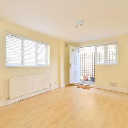 Image 6 - 245 Lordship Lane, London, SE22 8JF, United Kingdom - Apartment for rent