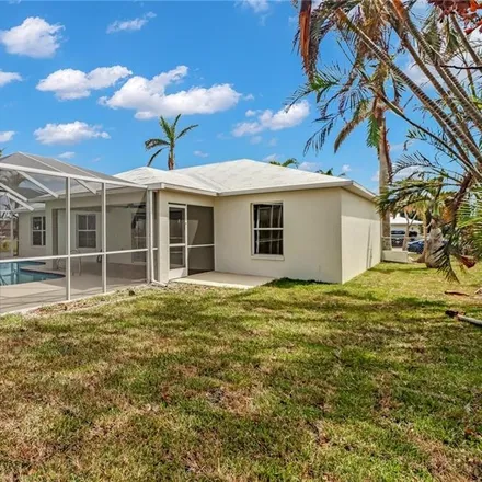 Image 2 - 2215 Southeast 9th Terrace, Cape Coral, FL 33990, USA - House for sale