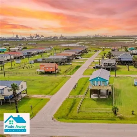 Image 3 - 398 Seabean Street, Surfside Beach, Brazoria County, TX 77541, USA - House for sale