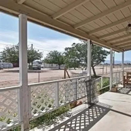 Image 3 - 15240 Douglas Street, Apple Valley, CA 92307, USA - House for rent