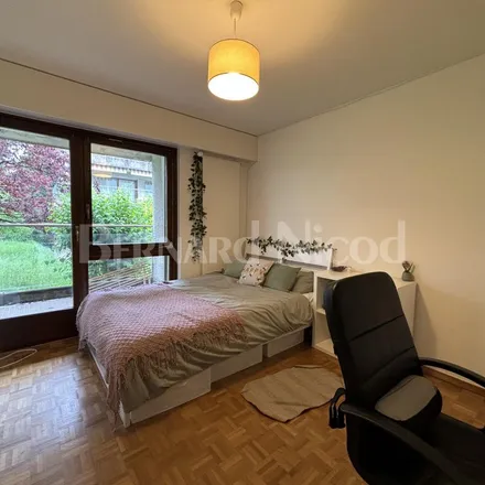 Rent this 5 bed apartment on Chemin Riant-Pré 11 in 1010 Lausanne, Switzerland