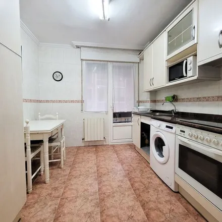 Image 3 - Karmelo kalea, 7, 48004 Bilbao, Spain - Apartment for rent