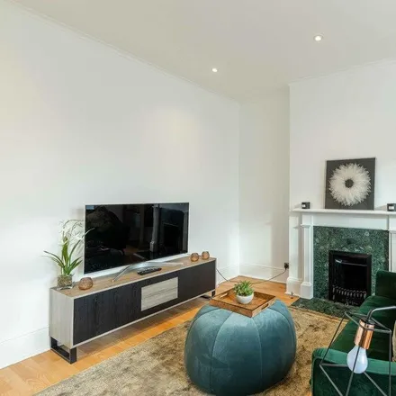 Image 3 - Hestercombe Avenue, London, SW6 5LD, United Kingdom - Apartment for rent