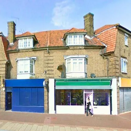 Image 1 - Lloyds Pharmacy, Wood Lane, London, RM8 3NH, United Kingdom - Townhouse for sale