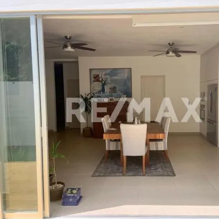 Buy this 4 bed house on Avenida Chac Mool in 77530 Cancún, ROO
