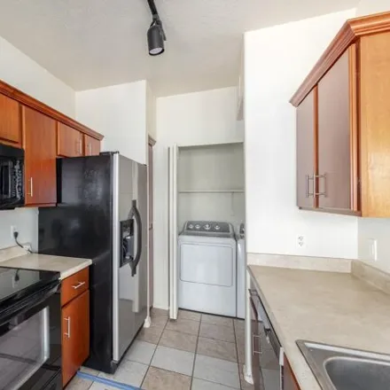 Image 9 - 9820 North Central Avenue, Phoenix, AZ 85020, USA - Apartment for rent