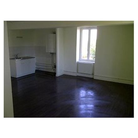 Rent this 4 bed apartment on 984 Rue Saint-Clément in 84100 Orange, France