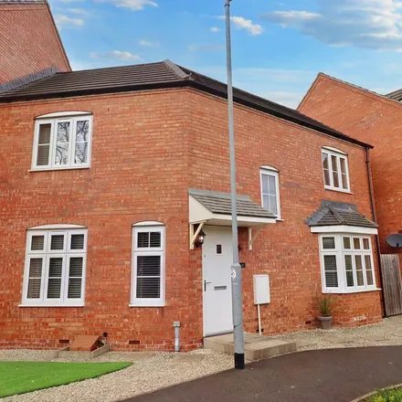 Rent this 3 bed townhouse on Compton Close in Glastonbury, BA6 9GG