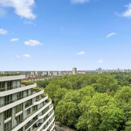 Image 9 - The Cascades, Sopwith Way, London, SW11 8NS, United Kingdom - Apartment for sale