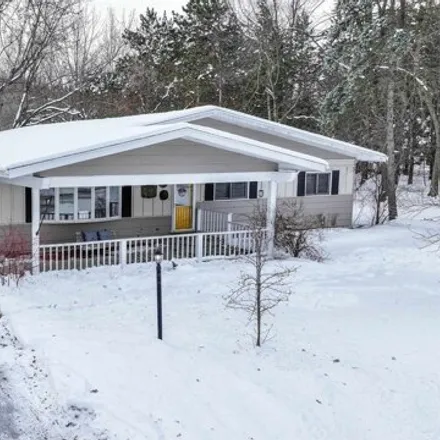 Image 3 - 830 Evans Street, Waupaca, WI 54981, USA - House for sale