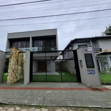 Rent this 3 bed house on Rua Eduardo Trinks 62 in América, Joinville - SC