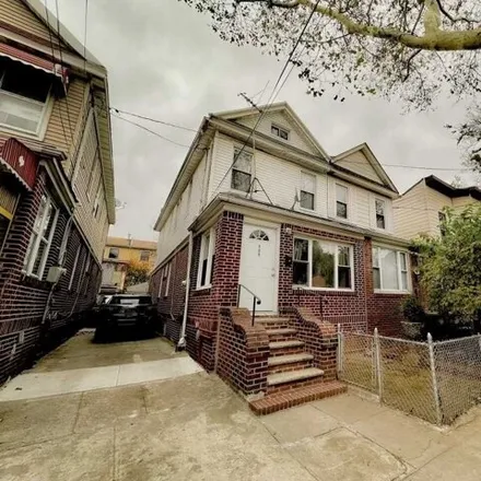 Buy this 4 bed house on 271 East 38th Street in New York, NY 11203