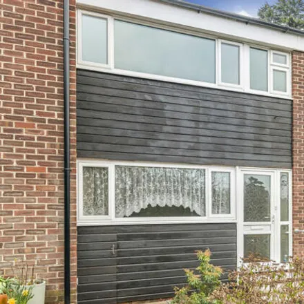 Buy this 3 bed townhouse on Bromley Avenue in Bromley Park, London