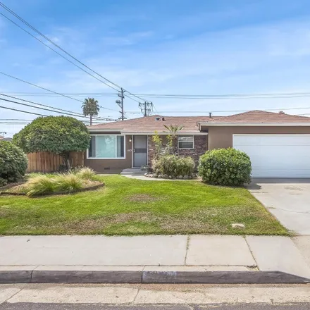 Buy this 3 bed house on 548 West Twain Avenue in Clovis, CA 93612