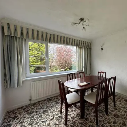 Image 5 - St. Quentin Drive, Sheffield, S17 4PN, United Kingdom - House for sale