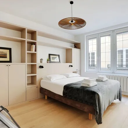 Rent this 3 bed apartment on 81 Rue du Faubourg Saint-Antoine in 75011 Paris, France