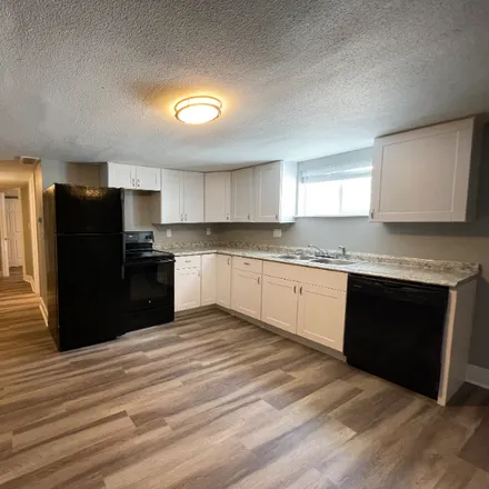 Rent this 3 bed condo on 611 18th Street