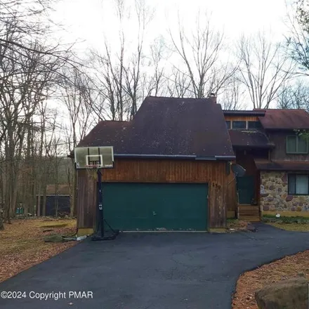 Buy this 5 bed house on 145 Riverbend Terrace in Stroud Township, PA 18301
