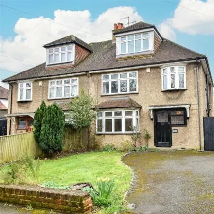 Buy this 5 bed duplex on Bromet Primary School in Oxhey Road, Watford