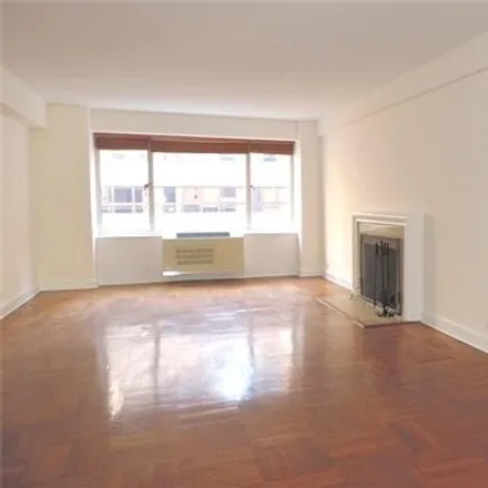 Image 3 - 41 W 58th St Apt 9A, New York, 10019 - Condo for rent