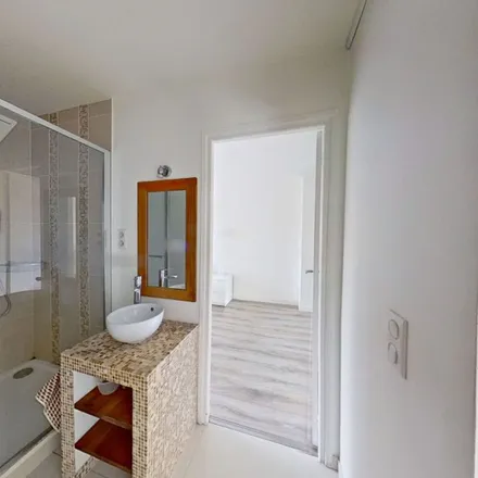 Rent this 3 bed apartment on Place du Château in 22 Avenue de Longueil, 78600 Maisons-Laffitte