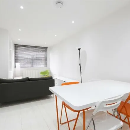 Image 6 - City View House, 455-463 Bethnal Green Road, London, E2 9QH, United Kingdom - Apartment for sale