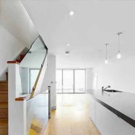 Image 3 - Brackley Terrace, London, W4 2HJ, United Kingdom - Townhouse for rent