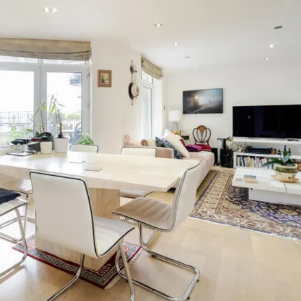 Image 3 - Dunbar Wharf, Narrow Street, London, E14 8BB, United Kingdom - Apartment for sale