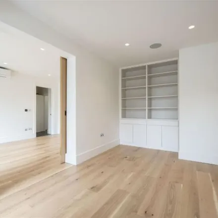 Image 5 - 96 Copse Hill, London, SW20 0NN, United Kingdom - Apartment for rent