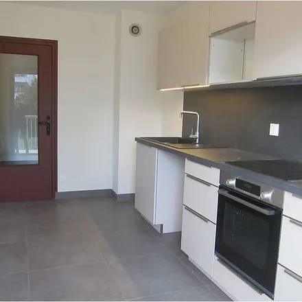 Rent this 3 bed apartment on 61 Avenue de France in 74000 Annecy, France