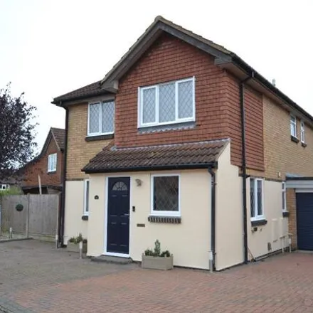 Buy this 4 bed house on Grosvenor Close in Thorley, CM23 4JP