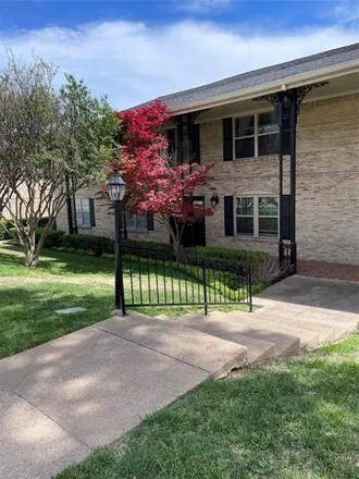 Buy this 2 bed condo on 7750 Royal Lane in Gifford, Dallas