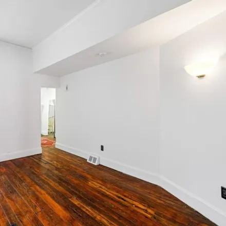 Image 9 - 2308 Saint Albans Place, Philadelphia, PA 19146, USA - House for sale