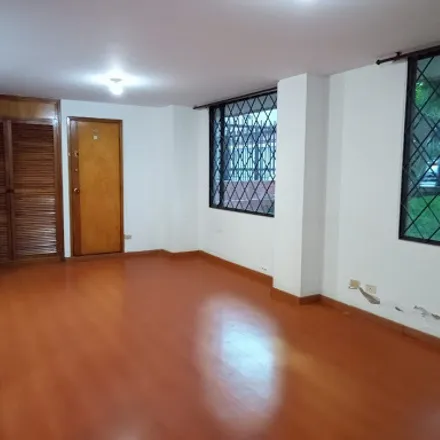 Image 4 - Cruz Verde, Calle 123, Usaquén, 110111 Bogota, Colombia - Apartment for rent