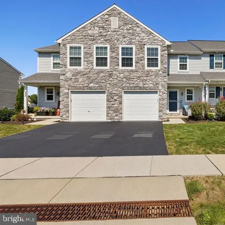 Image 1 - 498 Brookwood Drive, Campbelltown, South Londonderry Township, PA 17078, USA - Townhouse for sale
