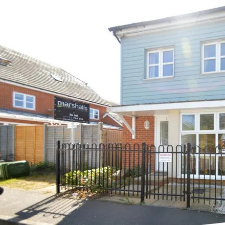 Rent this 3 bed duplex on Darie Close in Slough, SL1 5FH