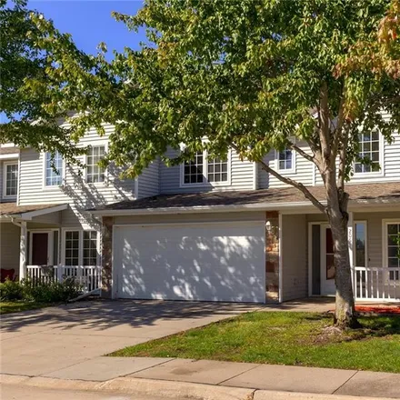 Image 2 - 2100 Meadow Chase Lane, Des Moines, IA 50320, USA - Townhouse for sale