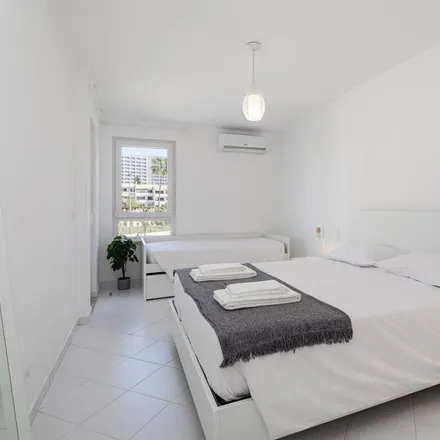 Rent this 4 bed house on 8200-344 Distrito de Évora