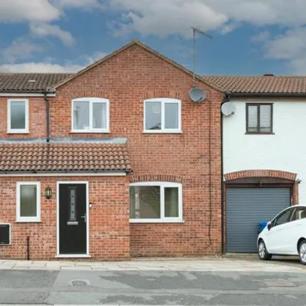 Buy this 4 bed duplex on Firvale Road in Chesterfield, S42 7NN