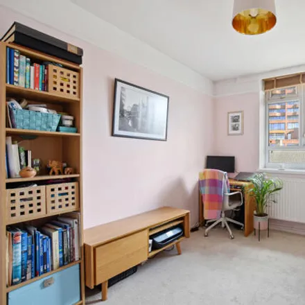 Image 8 - Dobson Close, London, NW6 4RU, United Kingdom - Apartment for sale
