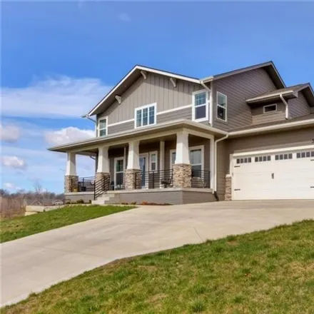Buy this 5 bed house on 5509 Southwest Lakeridge Drive in West Des Moines, IA 50265