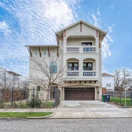 Buy this 3 bed house on 2002 Driscoll Street in Houston, TX 77019